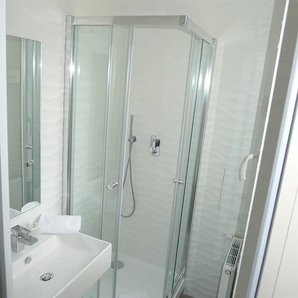 Wagram Hotel 3*
