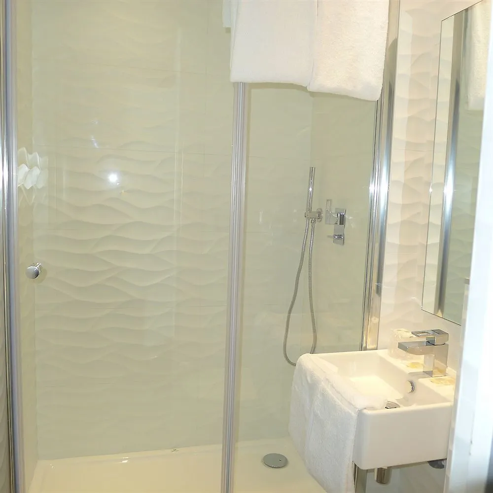 Hotel Wagram Paris